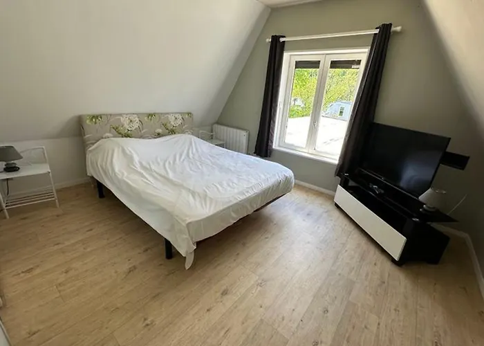 Maison A Avec Jacuzzi Pour 8 Pers. - Api-1-52-635 مكان تخييم *