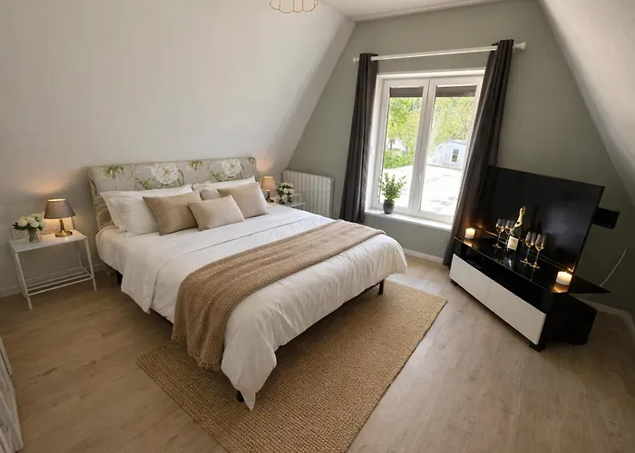 Maison A Avec Jacuzzi Pour 8 Pers. - Api-1-52-635 * Jumièges